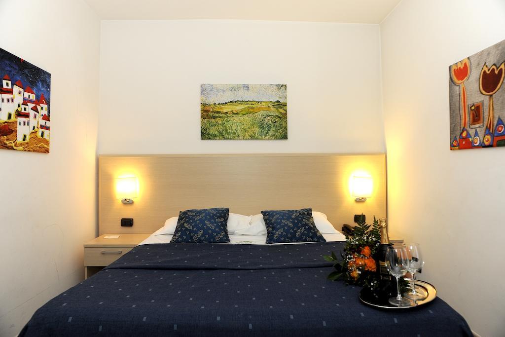 Hotel La Quercia Valmontone Szoba fotó