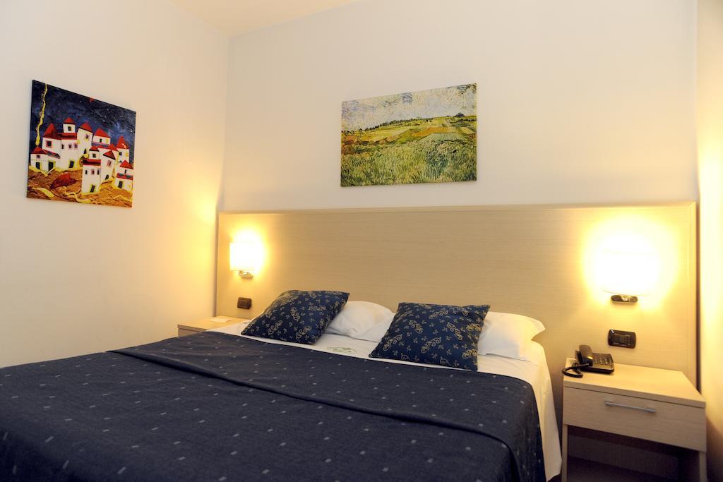 Hotel La Quercia Valmontone Szoba fotó