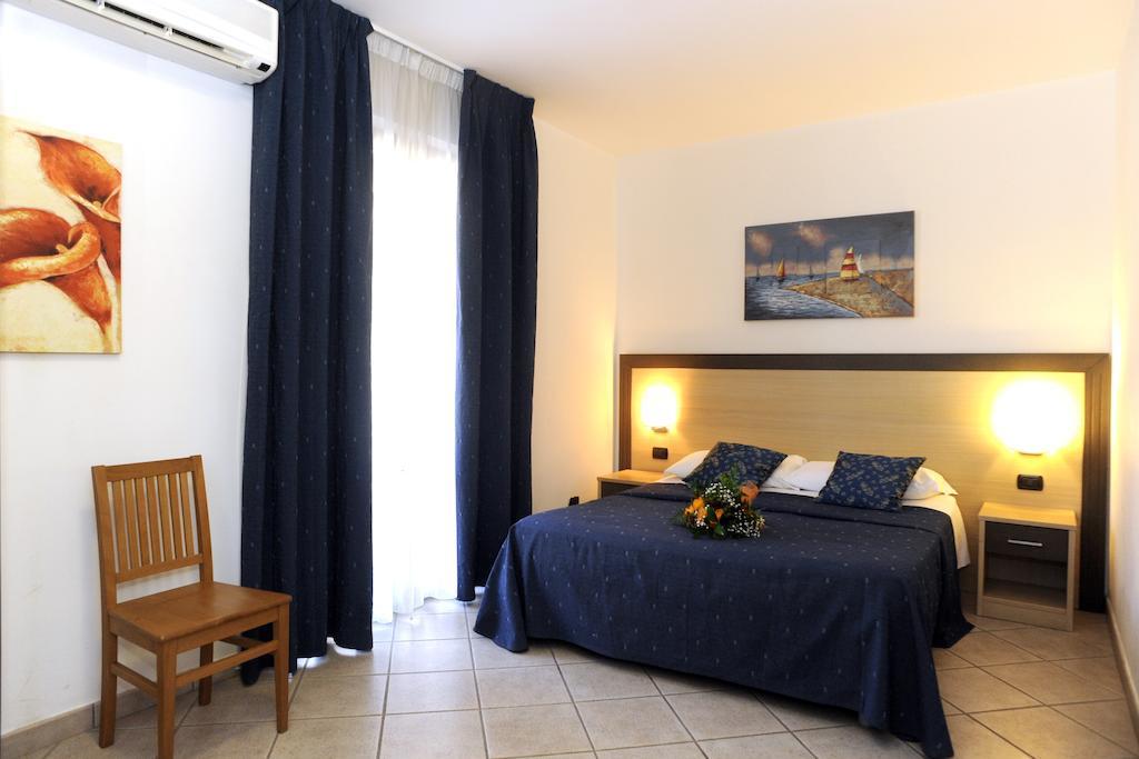 Hotel La Quercia Valmontone Szoba fotó